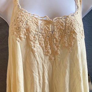 Kimchi Blue, Ivory tank, Sz L, NWT